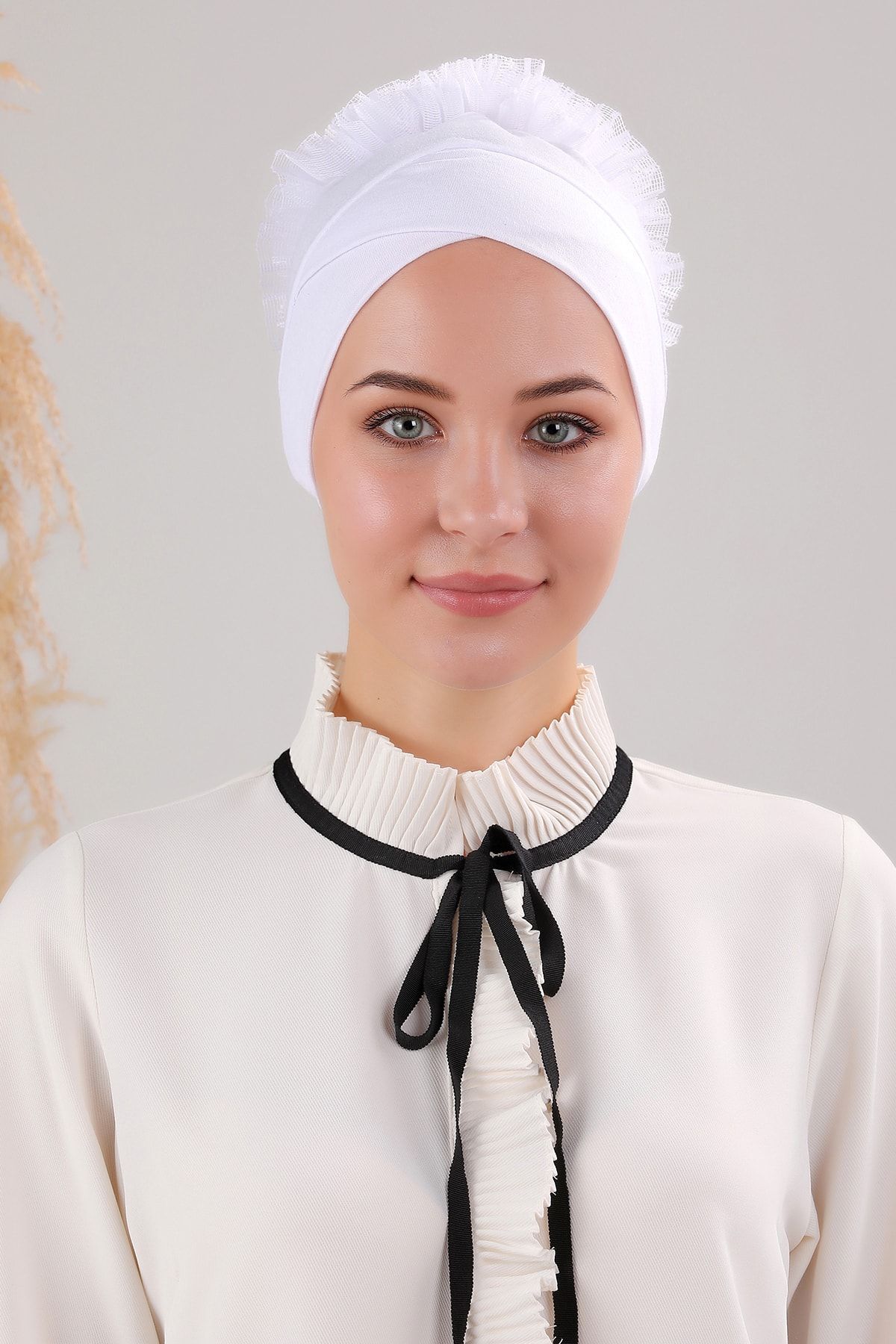 Tesettür Fırfırlı Çapraz Bone