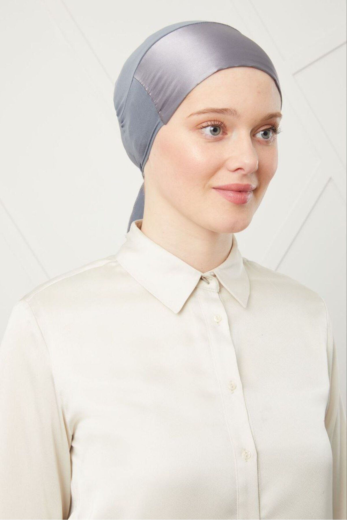 Kadın Tesettür Bağlamalı Saten Bone Koyu Gri - Standart