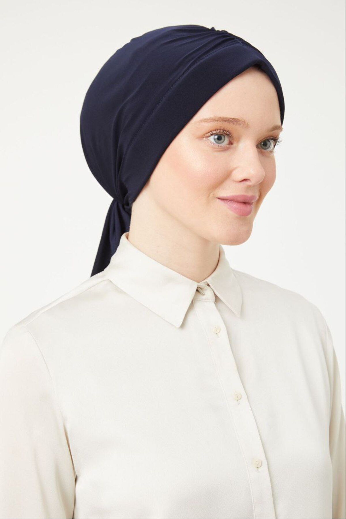 Kadın Tesettür Dubai Arkadan Bağlamalı Bone Şal Lacivert