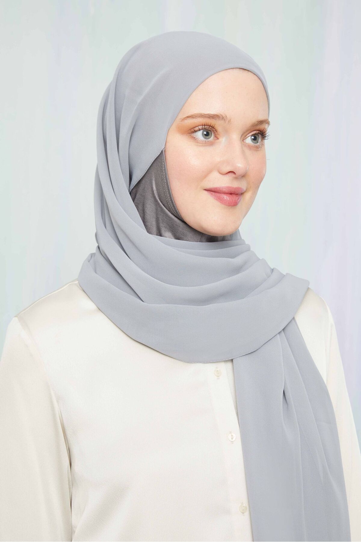 Kadın Tesettür Hijab Boneli Şifon Şal Açık Gri - Tek Ebat