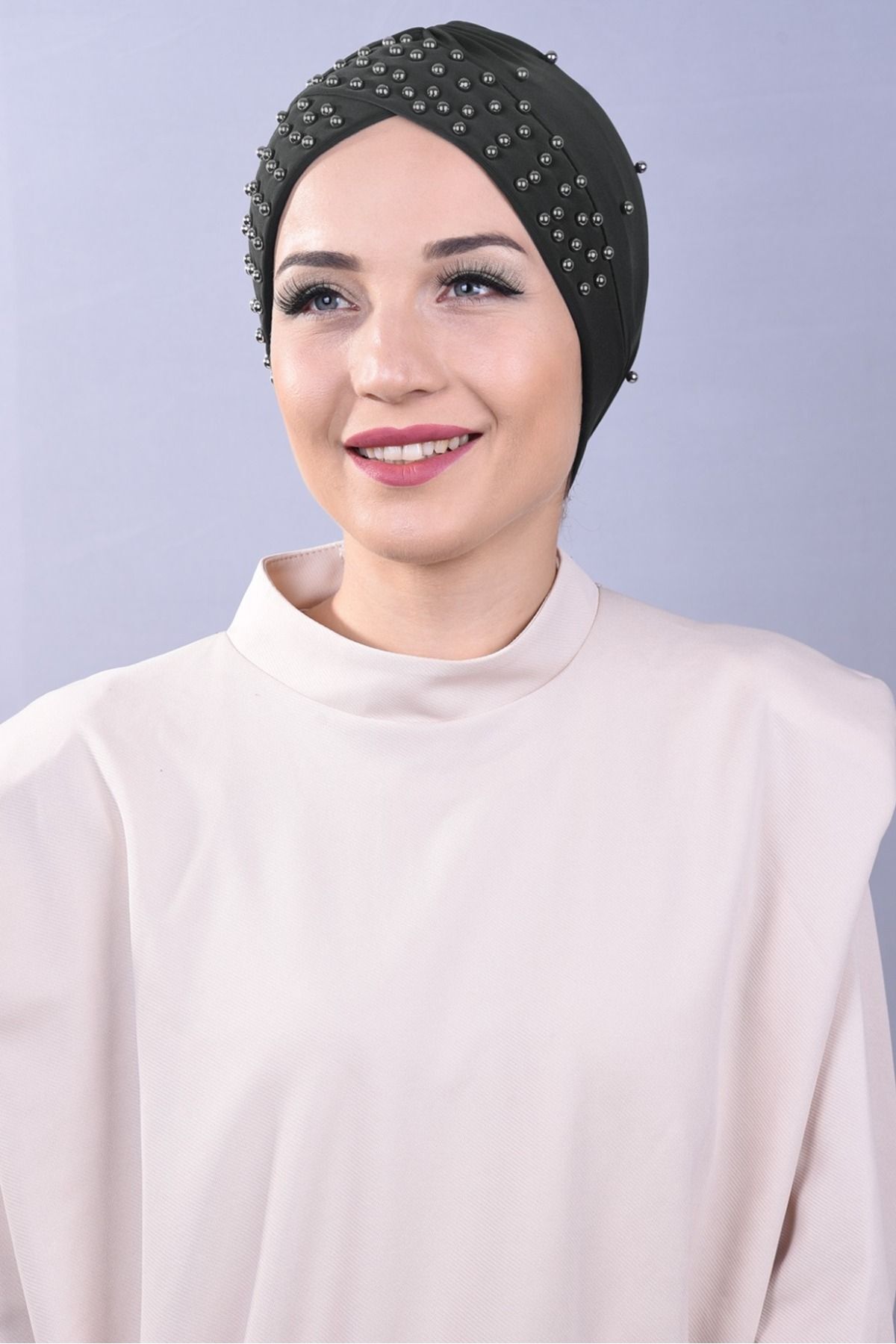 Kadın Tesettür İncili Taşlı Havuz Dış Bone Siyah - Standart