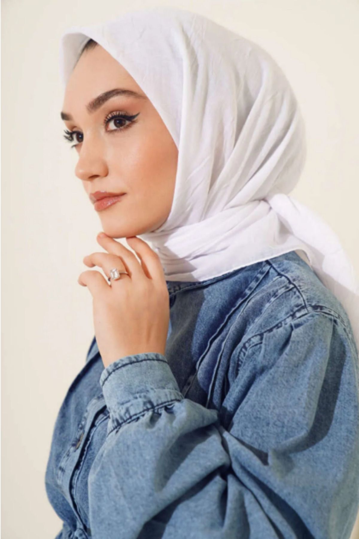 Kadın Tesettür Pratik Bambu Kraş Eşarp Beyaz - 100 x 100