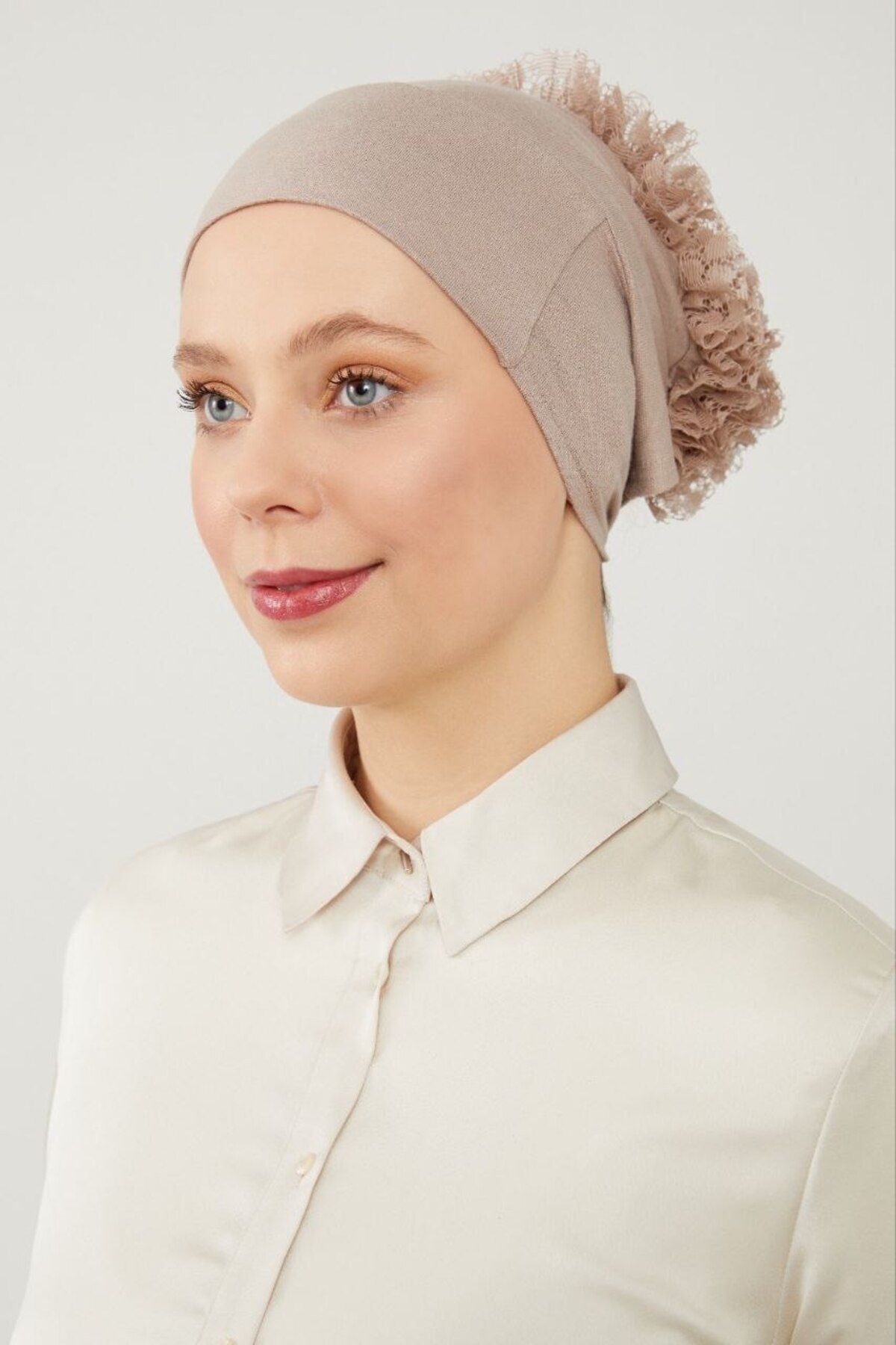 Kadın Tesettür Sihirli Yapışkanlı Kaymayan Fırfırlı Dolgulu Topuz Bone Vizon - Standart