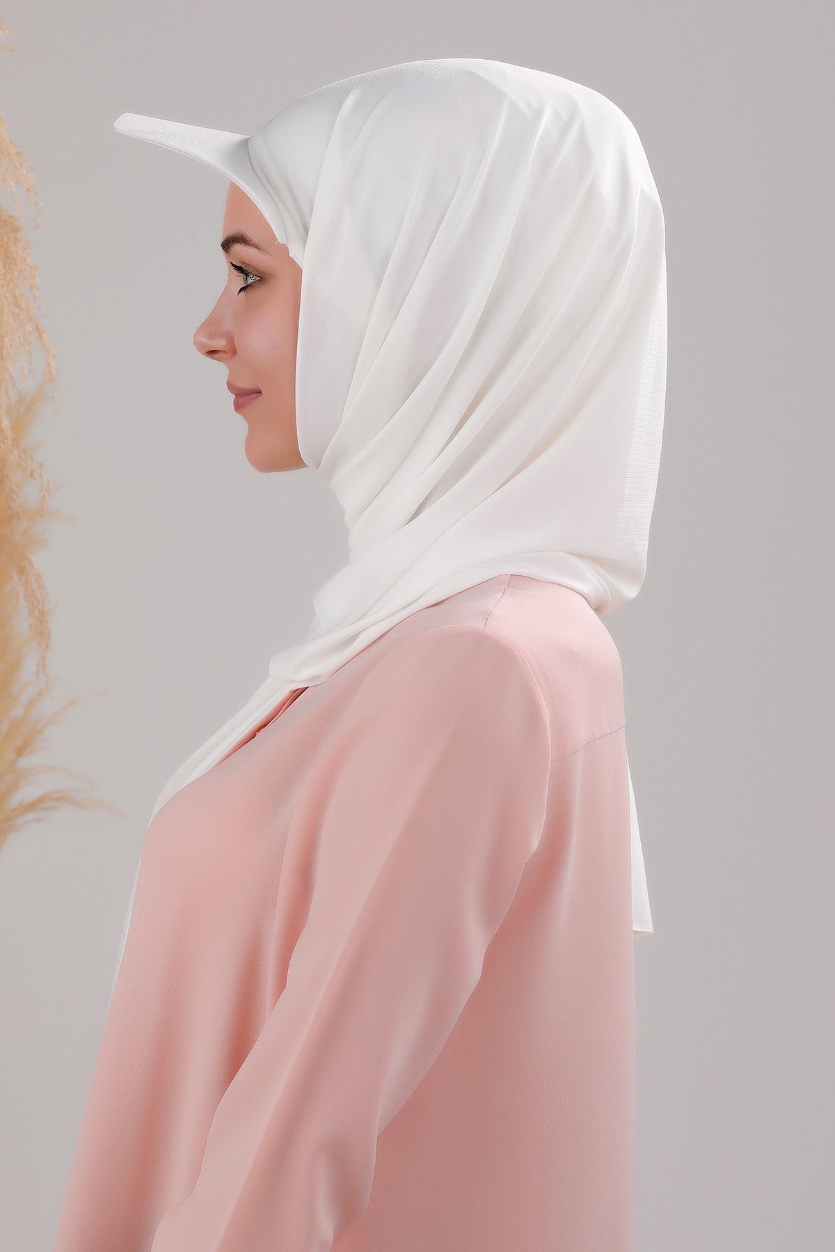 Kadın Tesettür Şapkalı Pratik Boneli Hazır Şal Beyaz - Standart