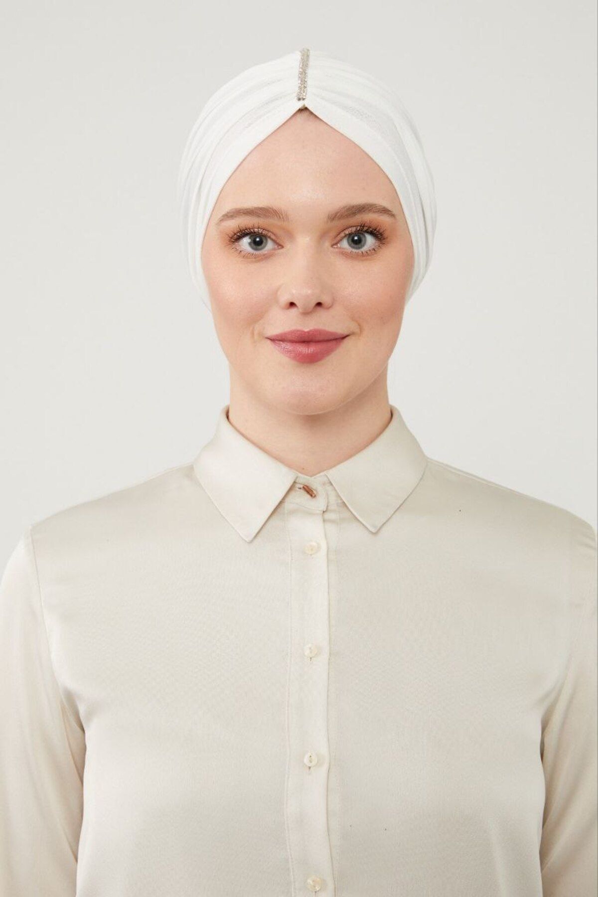 Kadın Tesettür Taşlı Dış Bone Beyaz - Standart