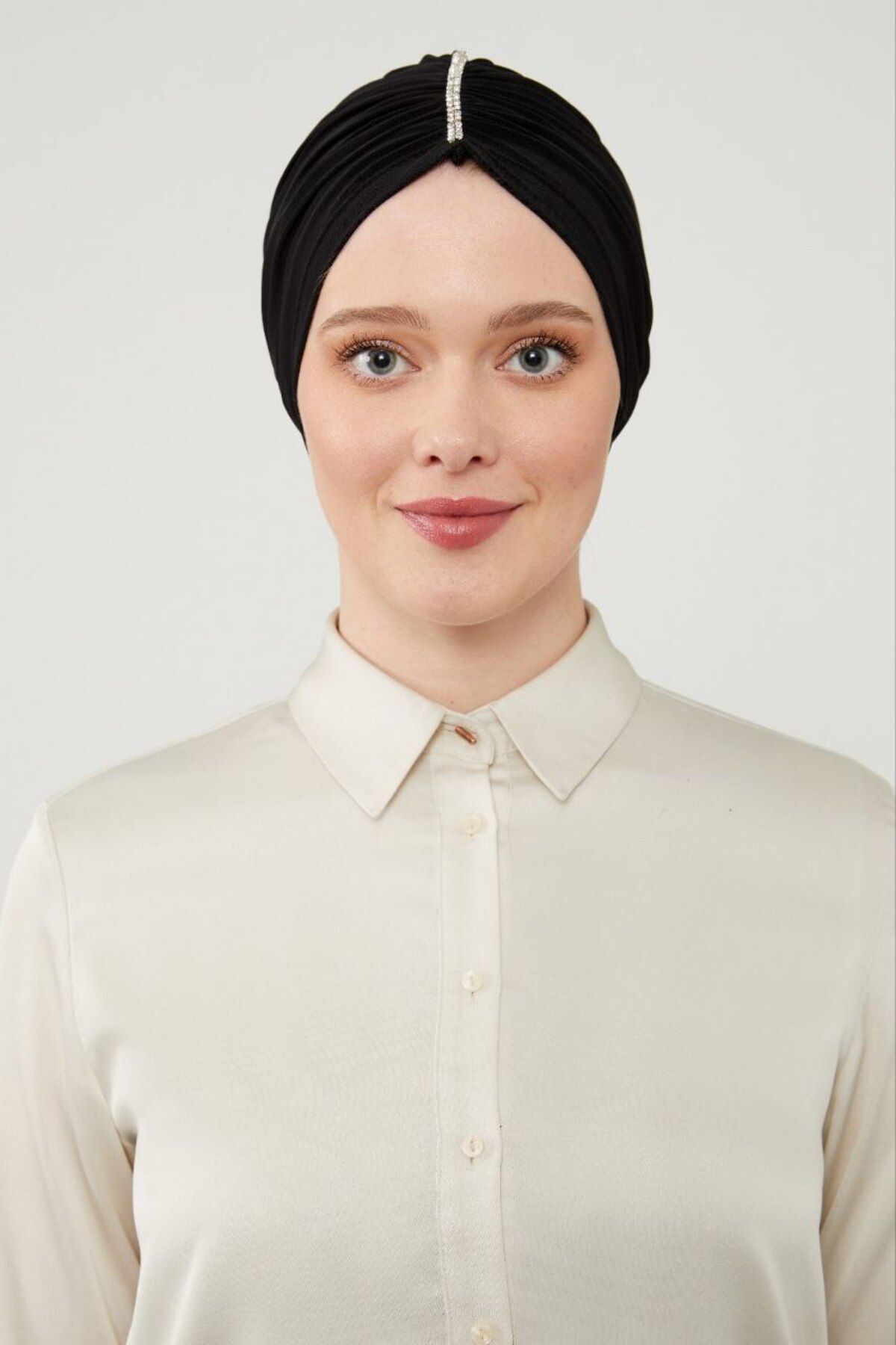 Kadın Tesettür Taşlı Dış Bone Siyah - Standart