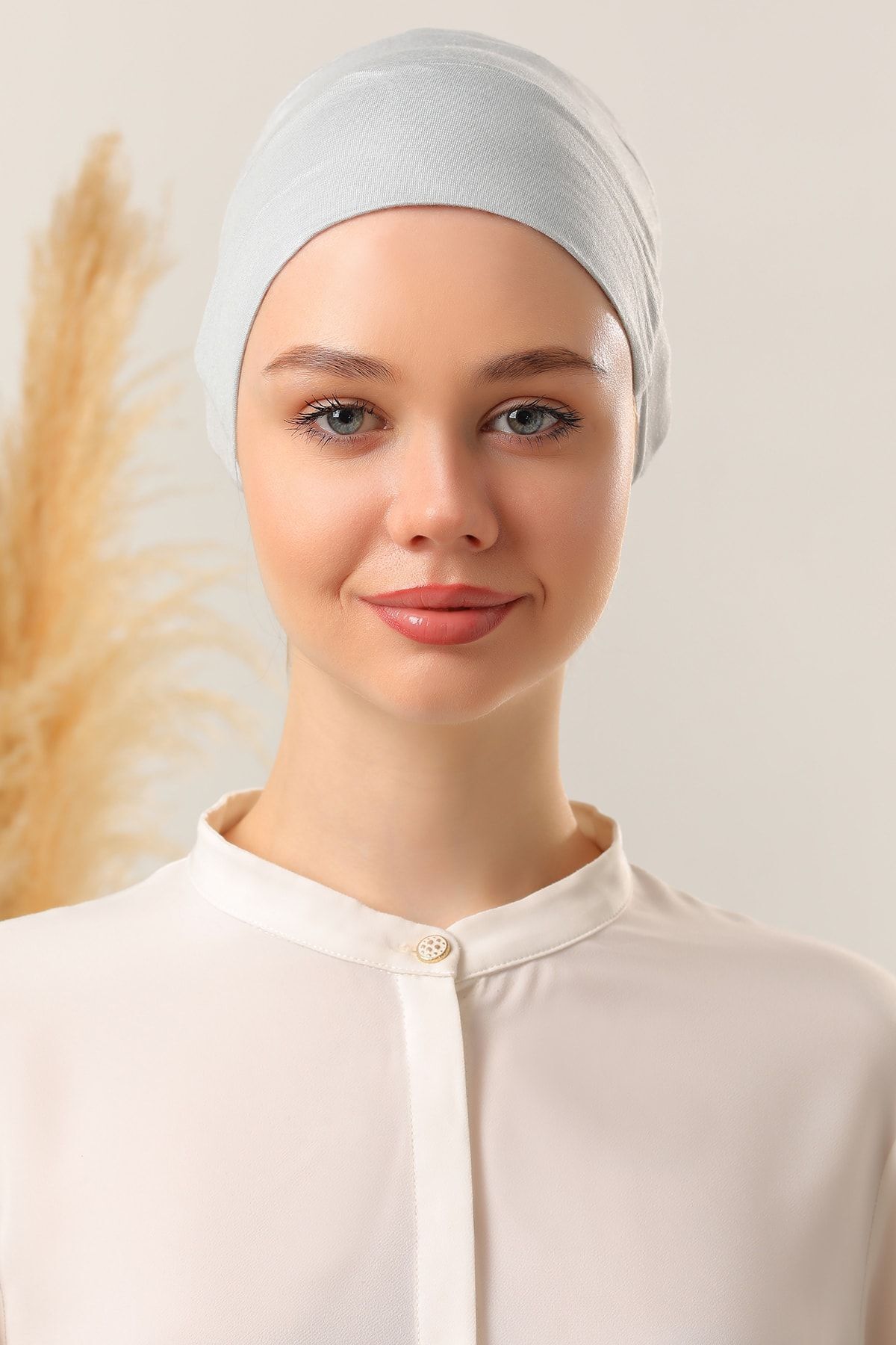 Sihirli Yapışkanlı Kaymayan Bone Açık Gri - Standart